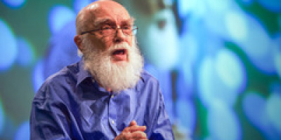 James Randi angriper vidskepliga bedragare