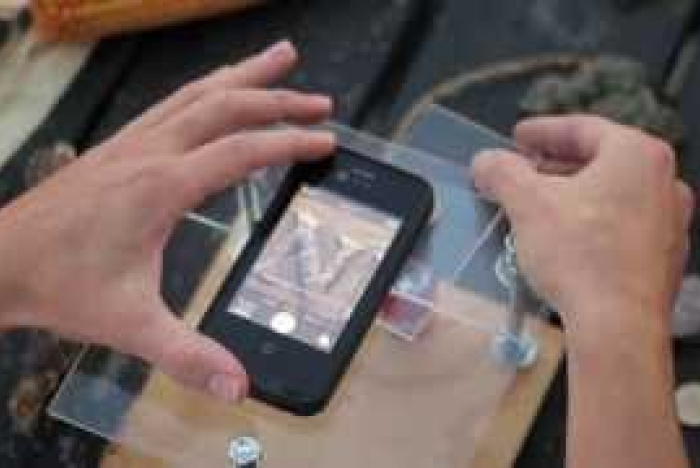 Idé nr. 60 till gymnasiearbete i Biologi/Fysik/Teknik: Gör ett Smartphone-mikroskop