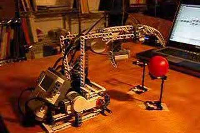 Idé nr. 18 till gymnasiearbete i Fysik/Teknik: Mera Lego Mindstorms