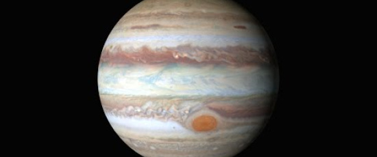 Håller Jupiters röda fläck på att krympa?