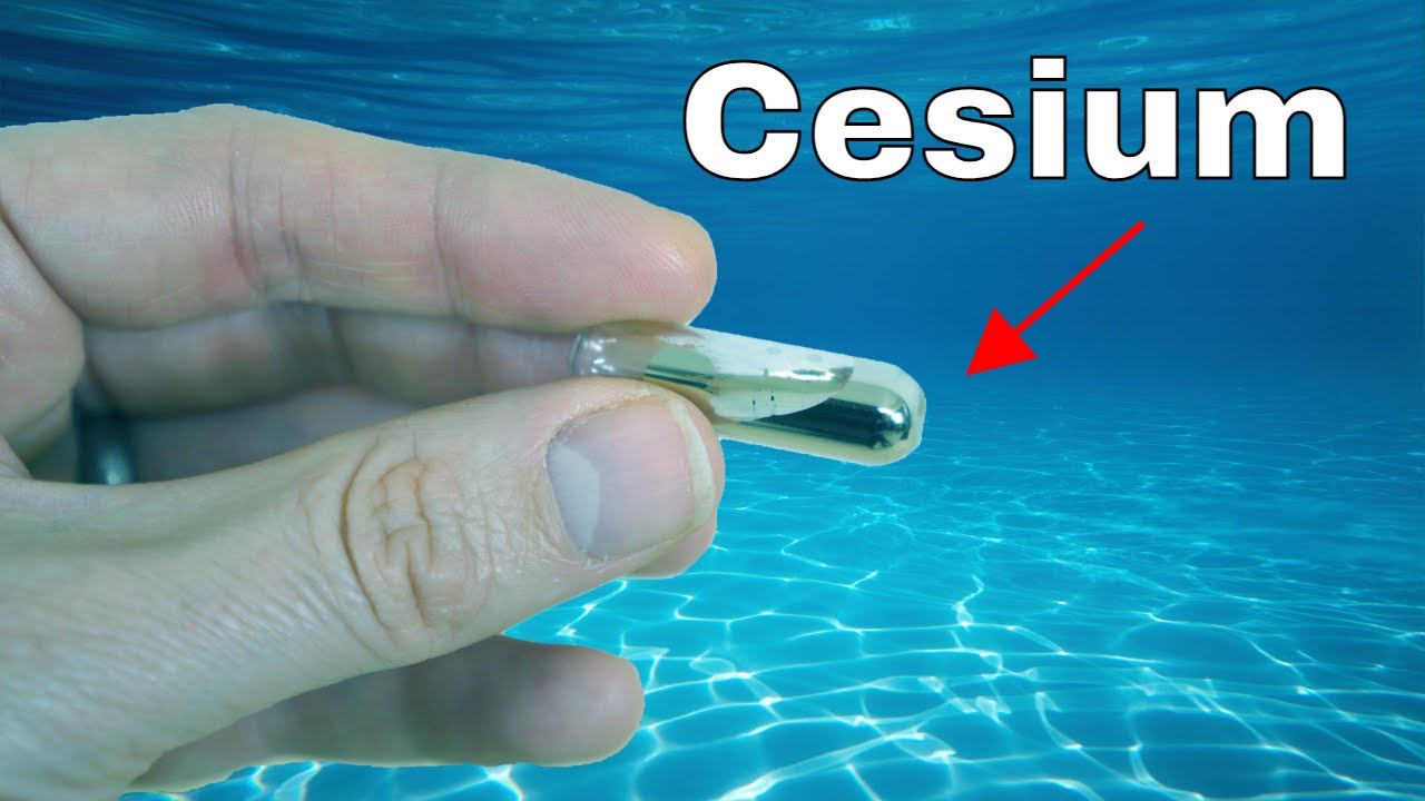 Att öppna en behållare med cesium under vatten
