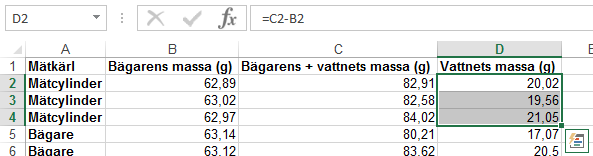 Börja med att markera cell D2-D4 genom att klicka mitt i cell D2 och sedan dra muspekaren ner till cell D4.